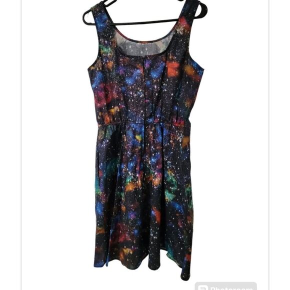 Retrolicious Galaxy Dress - Picture 3 of 6